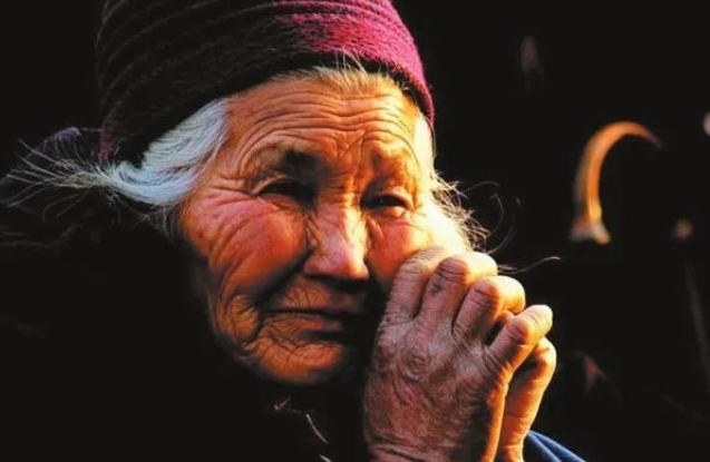 母亲是一曲永远唱不完的赞歌