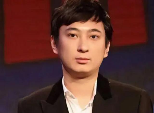 曝王思聪换新女友,奢侈品店主动结账显绅士,女方被指撞脸孙一宁