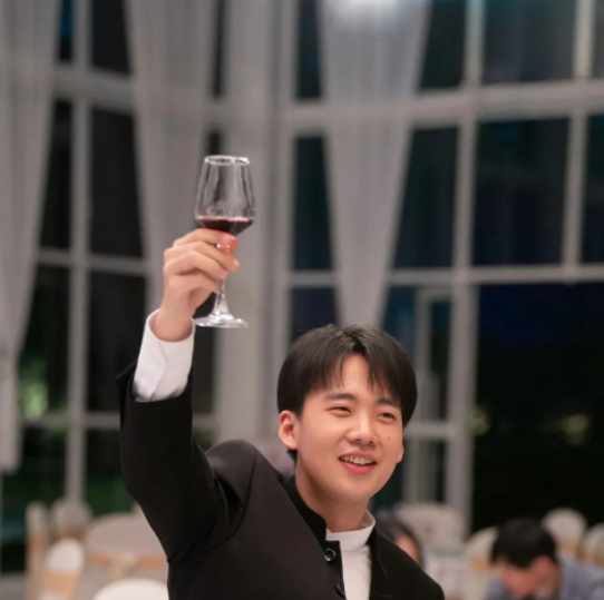 无名的人,我敬你一杯酒的图片 无名的人,我敬你一杯酒