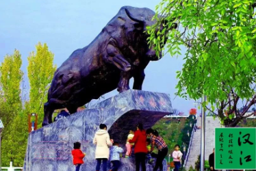 夏日清晨的牛头坡