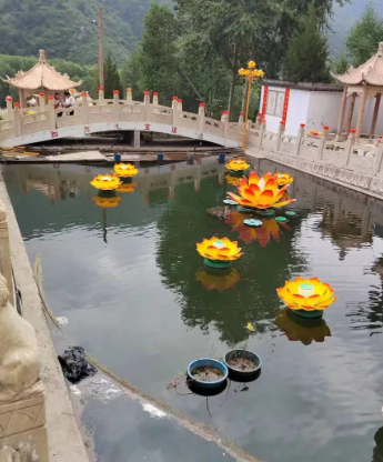 这个时候，熟悉的家乡，华灯初上！