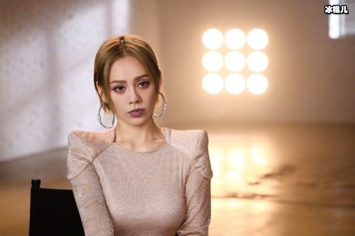 选秀“回锅肉”在《浪姐》变自信了,能否再现事业巅峰?