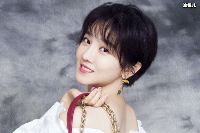 有种完美身材叫陈小纭,当她穿上体操服后腿部线条成最大亮点