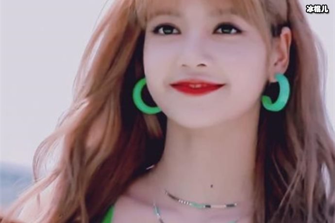 颜值全靠刘海掀开刘海的众人:lisa变得让人不敢认