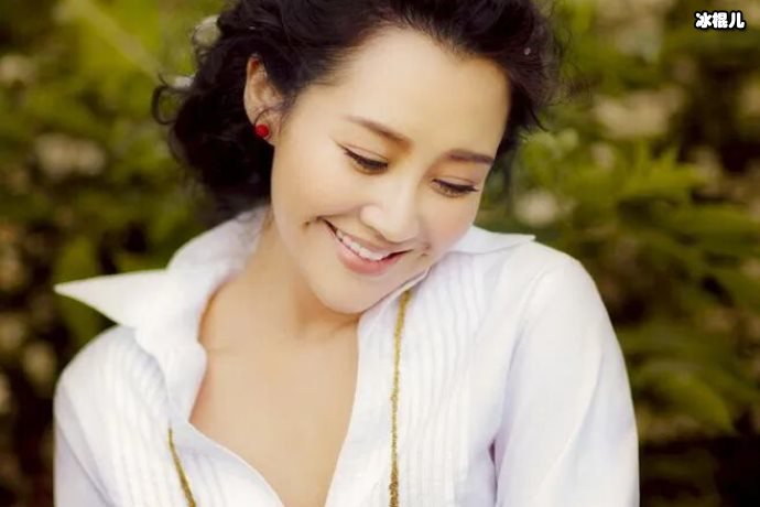 以火爆性格成名直言讨厌许晴的她,48岁了参加大龄女团选秀