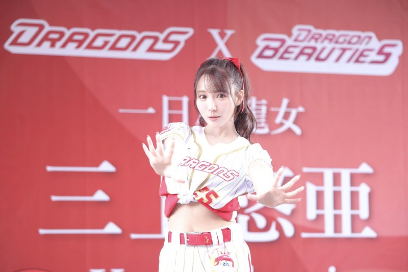 三上悠亚开球惹风波!日本意见两极、暗黑界的人这么看⋯