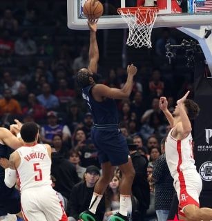 大发体育-首胜！哈登24+9+7+准绝杀 快船3人破20分终结火箭6连，大发助力你的致富之路！