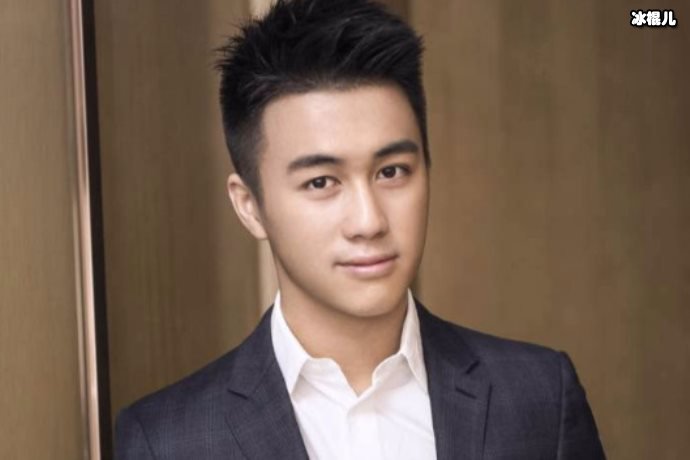 何猷君与儿子温暖互动,20亿豪宅堆满杂物生活气息浓郁