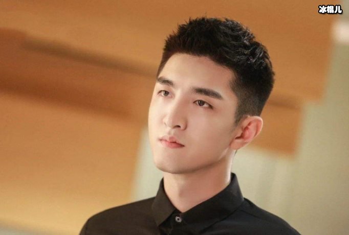 耿直Boy金瀚为男同胞们鸣不平:我们相同的衣服买十件