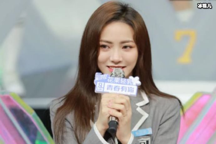 谢可寅与队友聚餐发博说小龙虾十三香有罂粟,没文化还是博关注