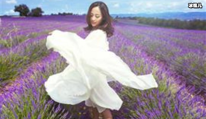 张嘉倪做客薇娅直播间,被常驻嘉宾无视明星和网红竟差距这么大