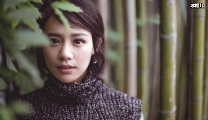 马思纯患病后首现身出席活动状态引热议,强颜欢笑惹人怜