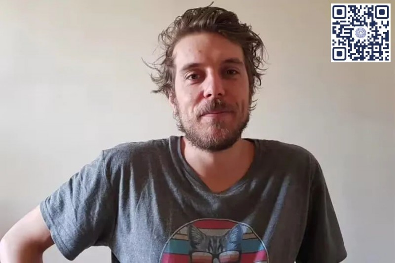 【EV扑克】疯狂的扑克天才,抽着烟唱着歌赢了278万刀,曾连续打了1000天比赛