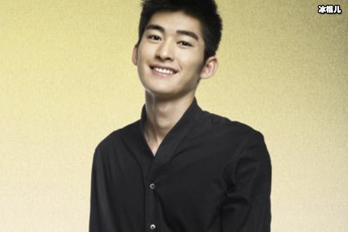 张翰节目当中穿的小白鞋价格亲民,竟然成学生党福利