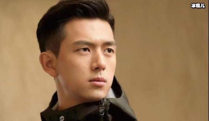 李现新拍时尚大片,网友直呼:现男友太帅了连喉结都散发着魅力