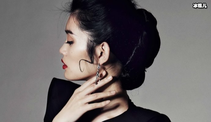 奚梦瑶幸福之年,生下了一个儿子受到全家上下的呵护