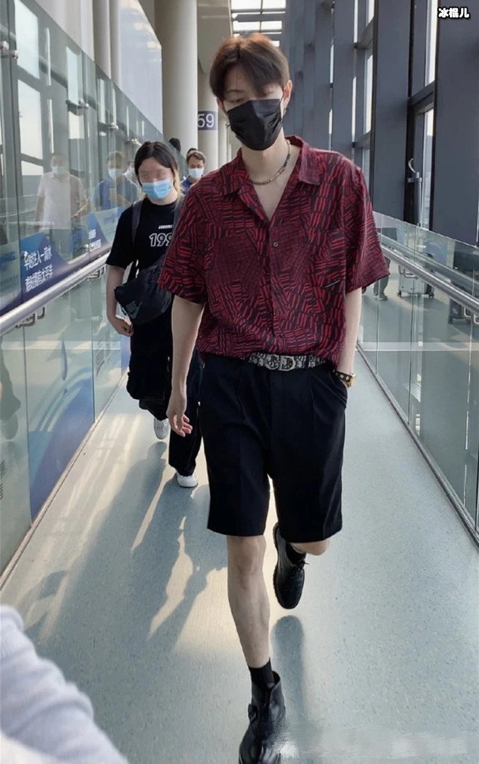 有木子洋出现的地方,自然就会成为秀场啦,气场太强大了!