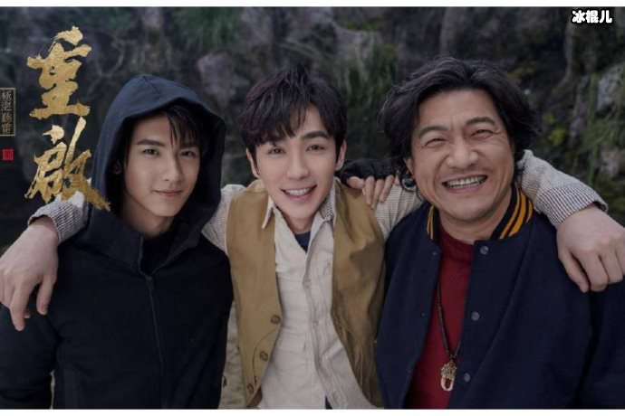 王俊凯生日直播庆生为新戏脸庞瘦脱相,一旁助理因心疼红了眼眶