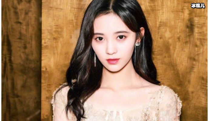 鞠婧祎故意戴大号口罩证明自己是小脸,网友:模仿斋藤飞鸟吧