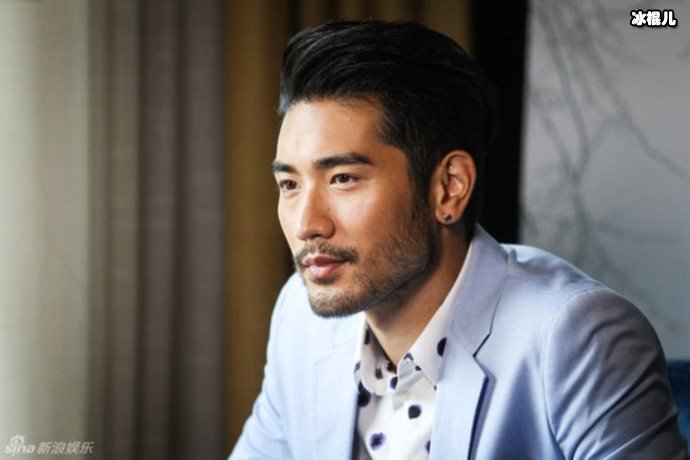 高以翔女友谈交新男友,分享墓园祭拜照片似乎已走出阴影