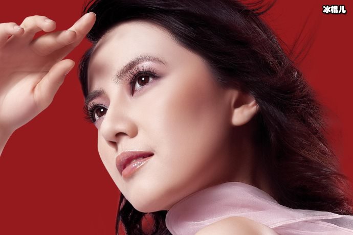 高圆圆产后露面,虽已经四十岁女神气质依旧不减当年