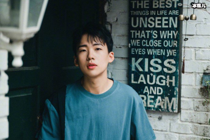 郭麒麟到底有多抠门儿,何炅老师看到后笑出声