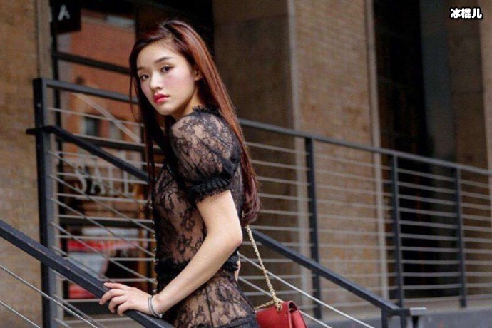 林允窝在被窝里点外卖,看到后点的东西后维嘉惊呆了