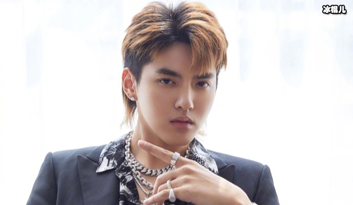 吴亦凡、黄子韬和鹿晗多年后同框,都是一路坎坷