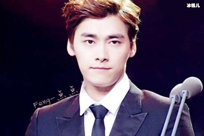 韩延晒照片为李易峰庆祝生日,直言正在商量大事引发网友猜测