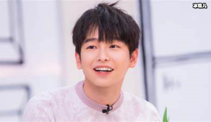 彭昱畅公布恋情张子枫紧接着发微博，网友：兄妹俩好忙