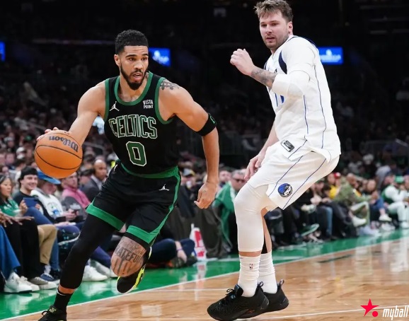 大发体育-NBA即将达成11年760亿转播合同,大发助力你的致富之路!