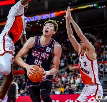 大发体育-周琦晒身穿广东球衣手办 加盟北京首钢属谣传,大发助力你的致富之路!