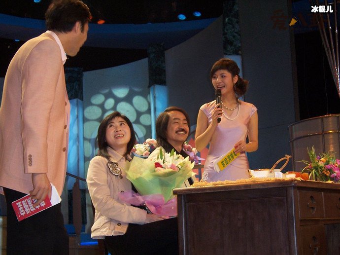 元华老婆资料起底, 元秋元华二人关系不简单!