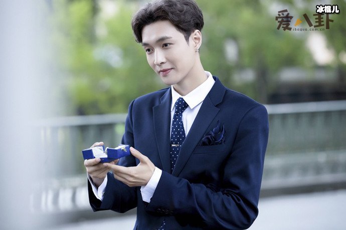 张艺兴与三星解约是为何? 张艺兴做法惹众怒到底是谁的错