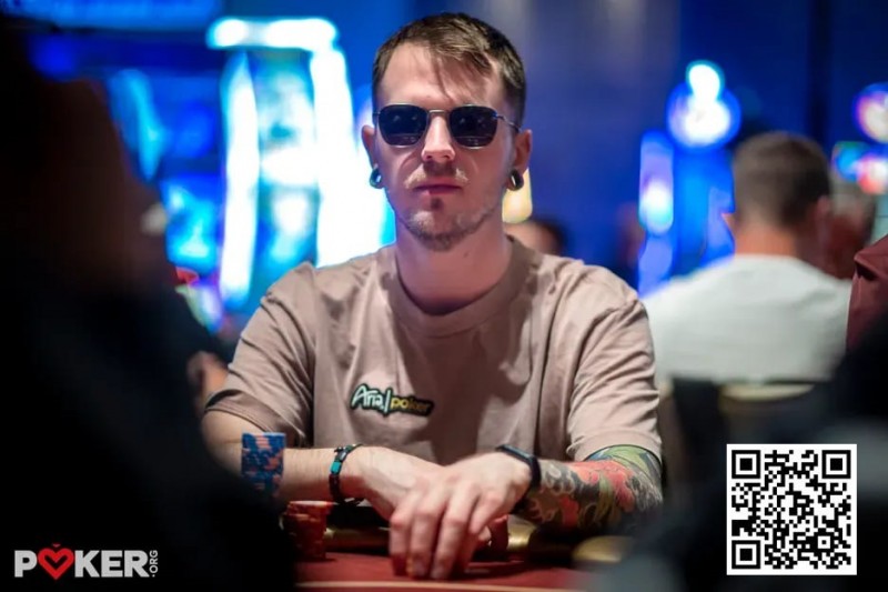 【EV扑克】老板出钱给他打传奇,他把老板的脸纹在腿上