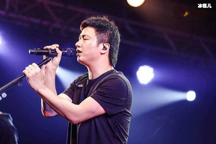 唱民谣的李志被曝出轨了? 网传他被封杀!