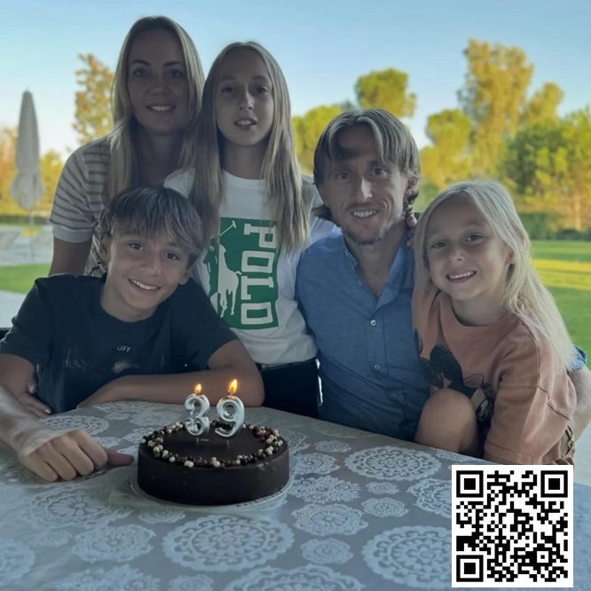 【EV扑克】足球与扑克的双重博弈,莫德里奇的竞技之道