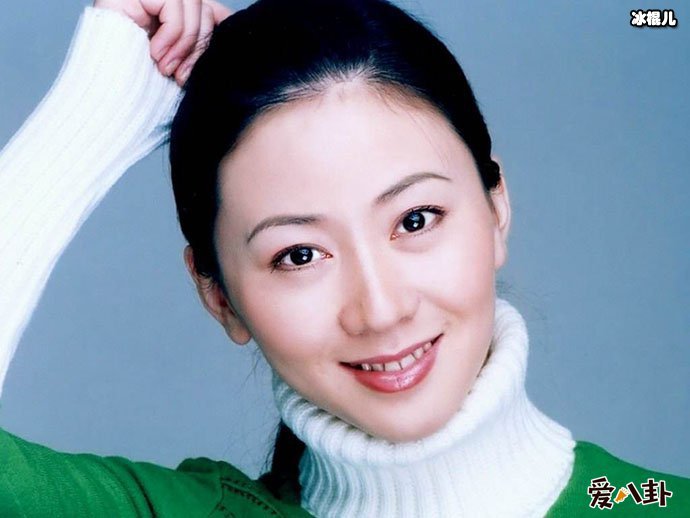 知名人体模特汤加丽裸照写真集惹祸,不断直言想死!