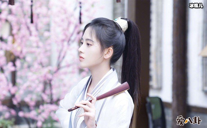 鞠婧祎四千年第一美女 ,原图照片流传网友惊叹原来长这样!