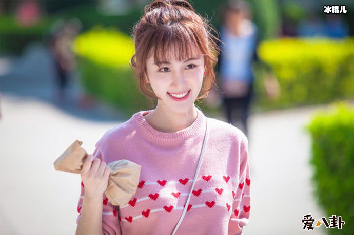 青春抛物线李蒙萌背景, 她竟然跟朱一龙白宇演过戏