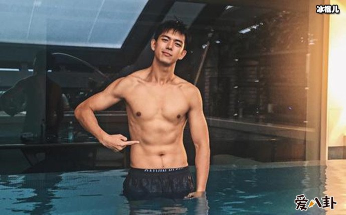 李现被曝喜欢类型清纯动人的女孩?其大学照被曝光!