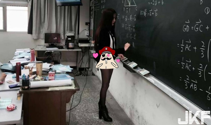 太狂！火辣正妹老師「露屁股蛋」上課！學生的爸爸都想來！沒想到老師還身兼……