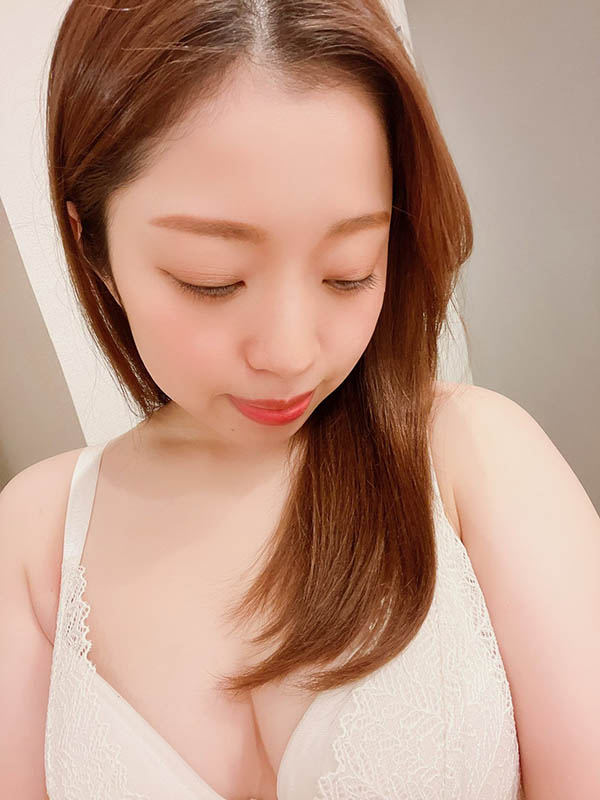 长泽里实(SYK-007) 坐地能吸土?!熟女姐姐身材娇小战力超强…G乳肥美臀肉欲体超能干~