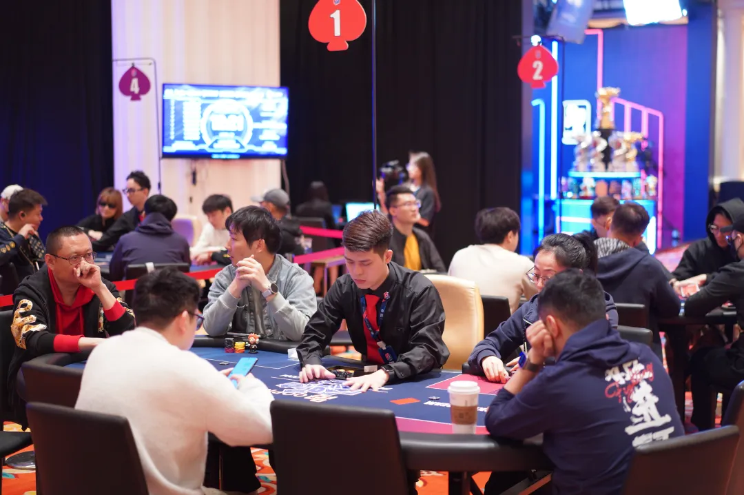 【EV扑克】PD22济州站第二日战报|8:1 悬殊比分进入单挑,罗爽轻松拿下济州开幕赛冠军!