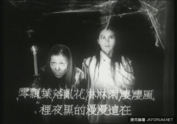 日票選「10大最恐怖的東西」！這娃娃一直看著我..
