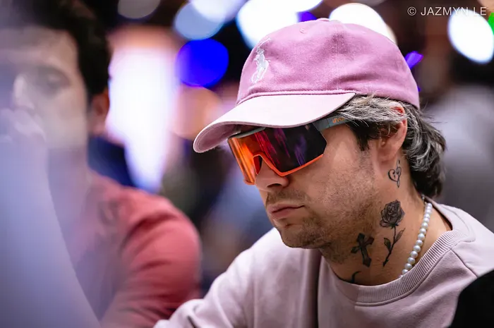 【EV扑克】离谱!读牌百分百正确却直接出局,WSOP主赛事这手英雄跟注看懵全场